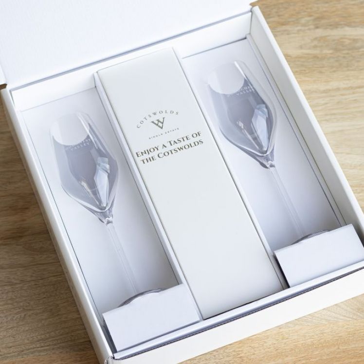 Woodchester Valley gift box set with crystal glasses